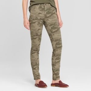 Universal Thread Plus Size Camo Skinny Jeans